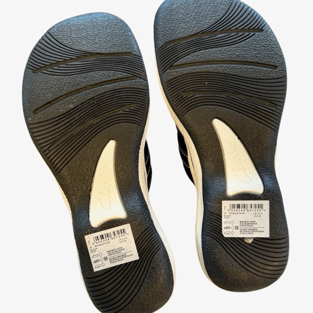 Clarks Flip Flops Cloudsteppers Black White Floral Sandals Size 6 Brinkley New - Picture 3 of 6